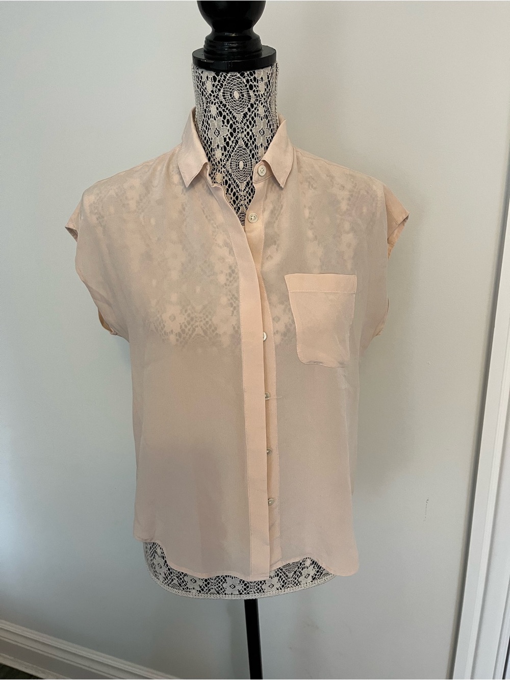 Banana Republic Light Pink Cap Sleeve Button-Down Blouse 100% silk
